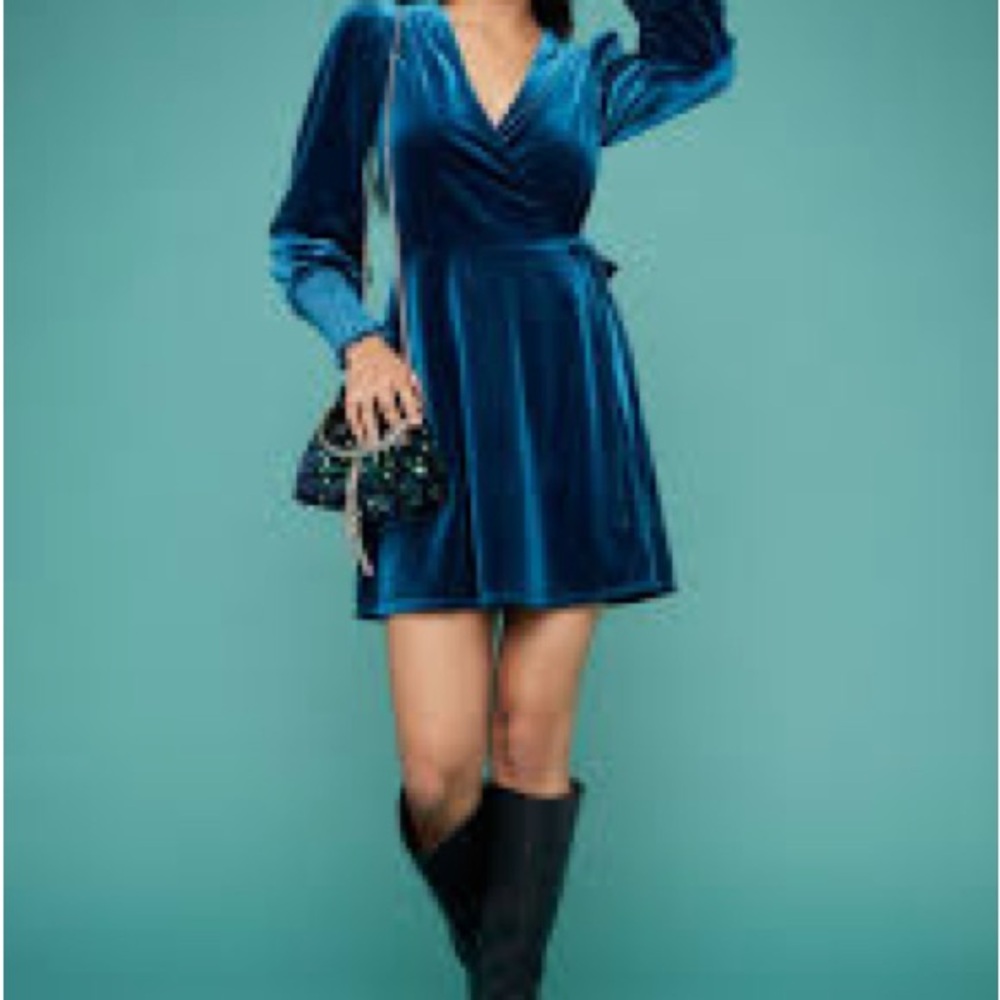 Miami Deep Blue Velvet Long Sleeve Dress